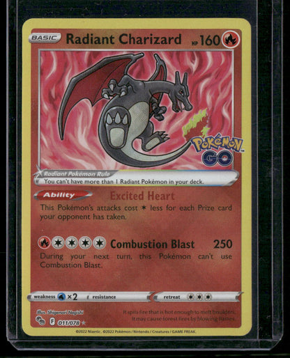 Radiant Charizard #11 - Pokémon GO Pokémon kort, stand Near Mint